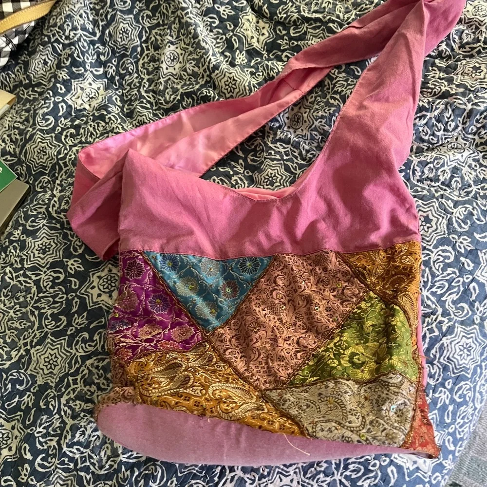 Never used Indonesian zipper patchwork shoulder bag - Picture 14 of 15